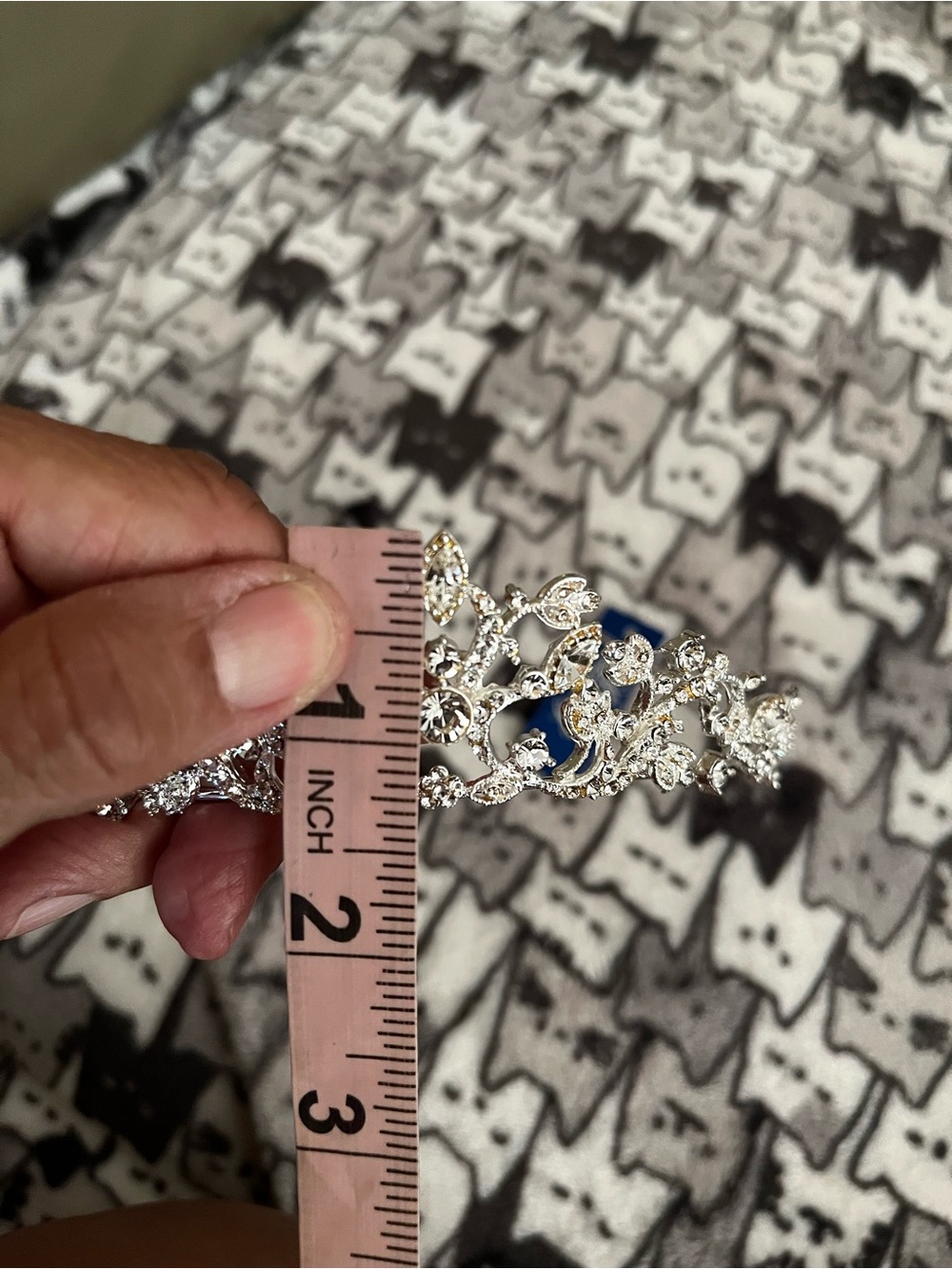 Elegant Silver Crystal Bridal Tiara with Sparkling Rhinestones - Picture 4 of 5